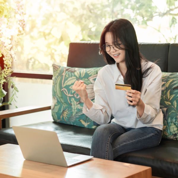 woman shopping online